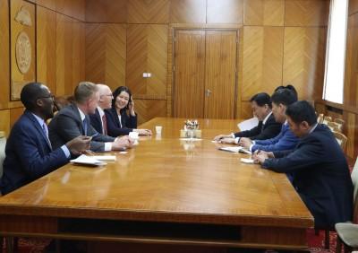 Energy Minister meets U.S. Ambassador
