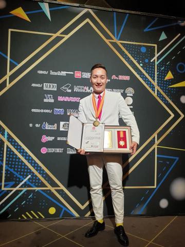 Singer G.Munkhbayar receives Asia Top Singer award