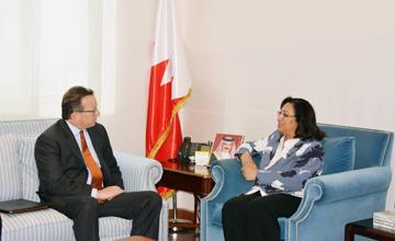 Health minister receives US ambassador