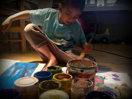 Hanoi autistic kid creates head-turning art