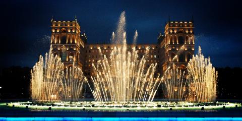 Seven Beauties musical fountain – great spot for relaxing and enjoying music by prominent world and Azerbaijani composers