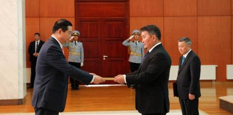 INCOMING S.KOREAN AMBASSADOR PRESENTS CREDENTIALS