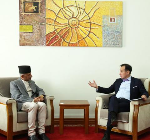 FOREIGN MINISTER RECEIVES HIS NEPALESE COUNTERPART