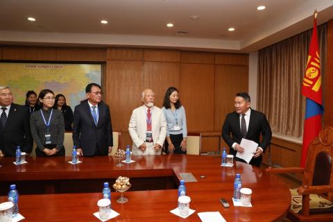 PRESIDENT RECEIVES CULTURAL ENVOYS OF MONGOLIA
