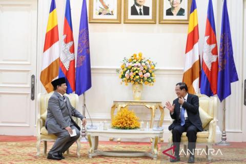 Indonesia and Cambodia exchange ideas about ASEAN