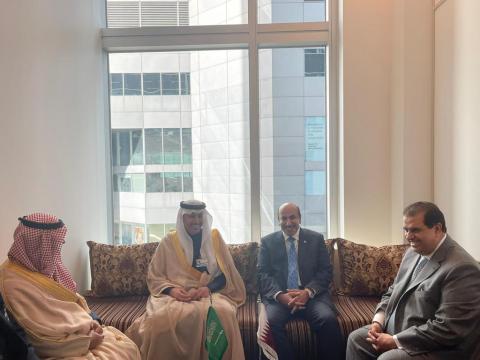 Qatar's Minister of Transport Meets his Saudi Counterpart