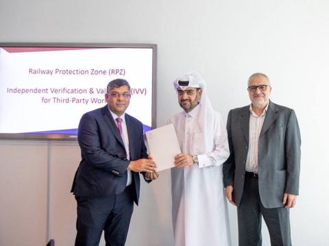 Qatar Rail Wraps Up First Training Courses of Railway Protection Zone, Honors Five Engineering Offices