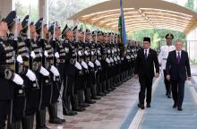 TASHKENT, 17 May -- Prime Minister Datuk Seri Anwar Ibrahim together with the President of Uzbekistan Shavkat Mirziyoyev inspected the guard of honor at the Kuksaroy Presidential Palace in conjunction with his official visit to Uzbekistan starting today until 19 May.  --photoBERNAMA