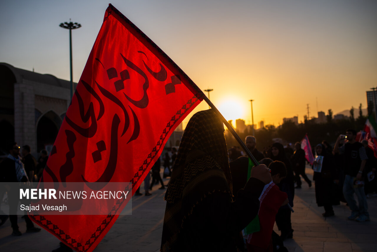 Banner of Vengeance for the Martyred Leader at the Farewell Ceremony