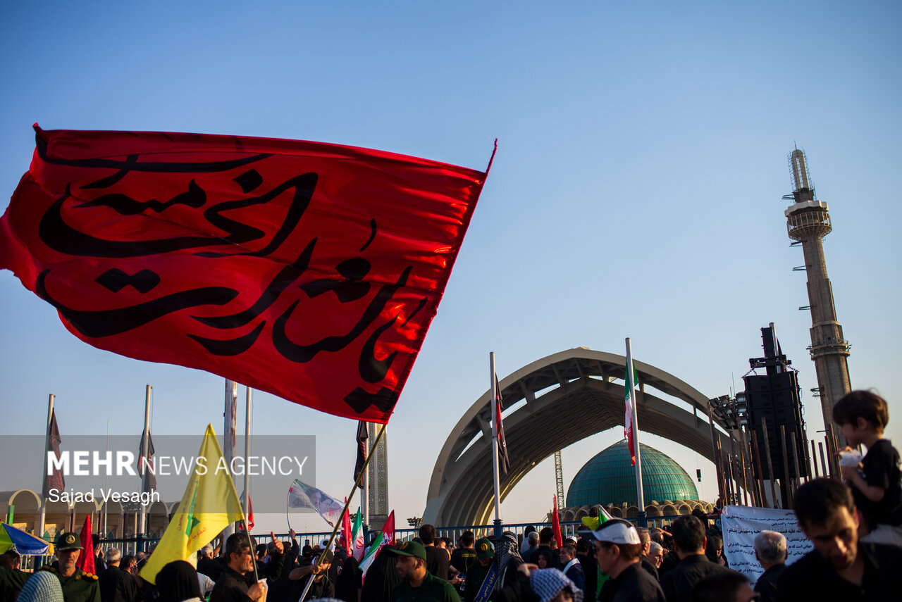 Banner of Vengeance for the Martyred Leader at the Farewell Ceremony