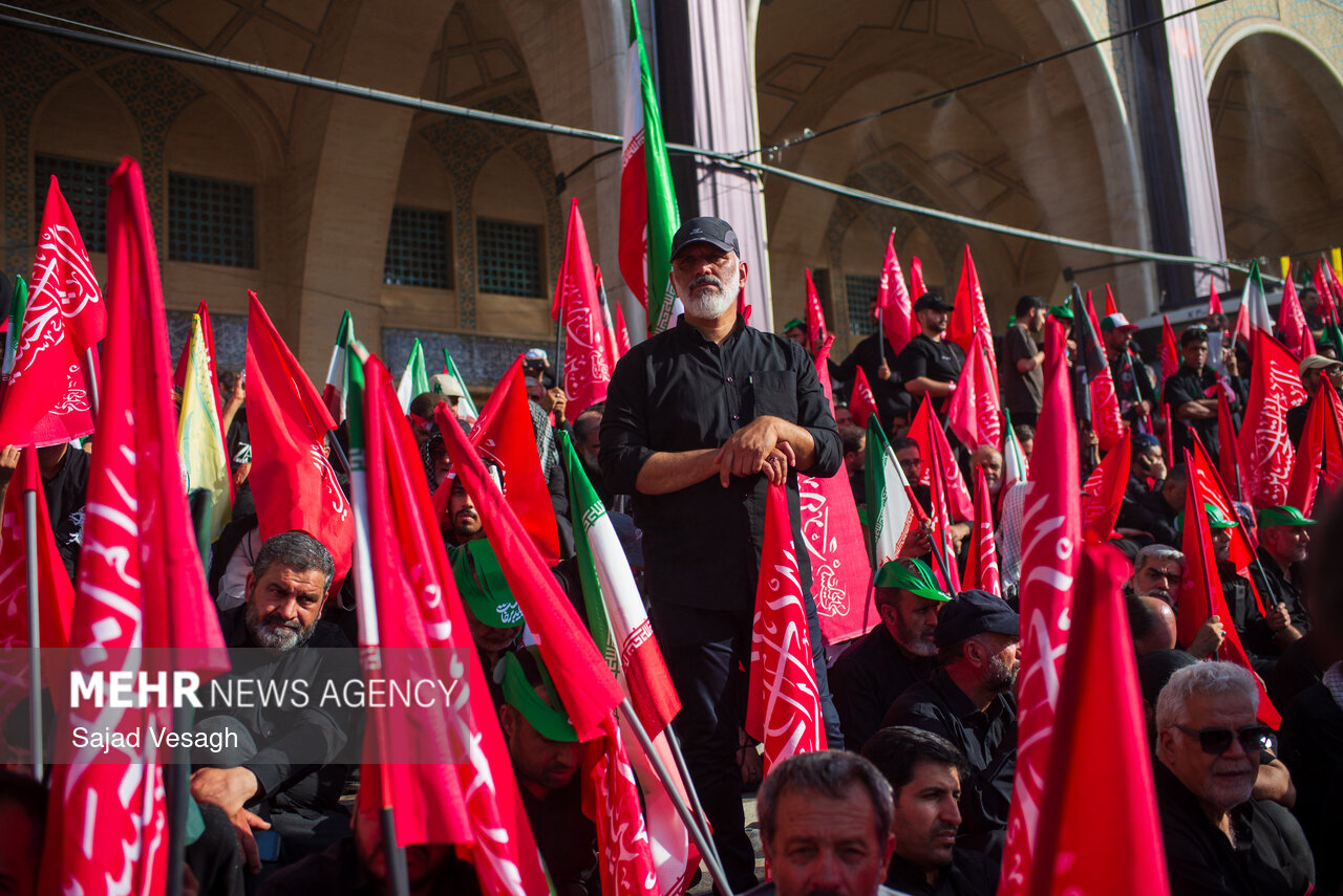 Banner of Vengeance for the Martyred Leader at the Farewell Ceremony