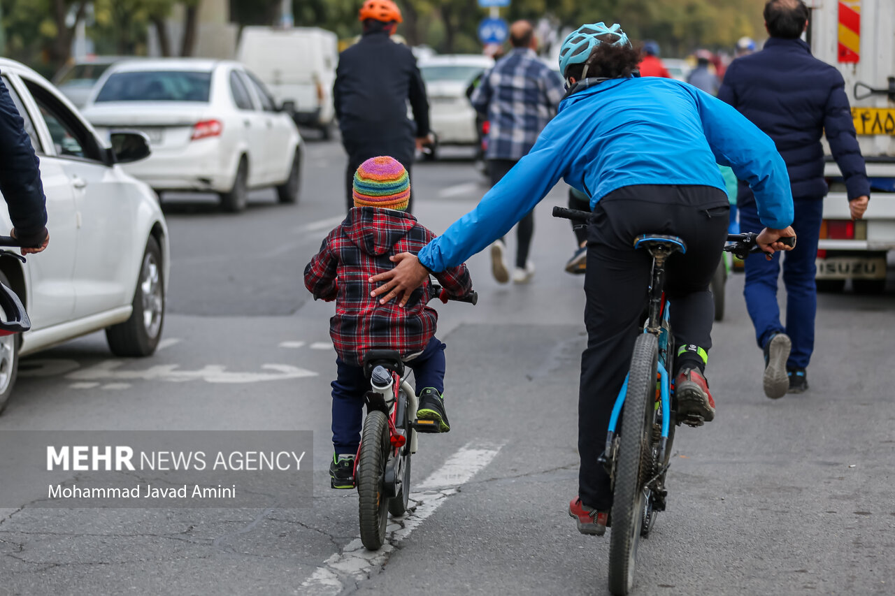 family cycling event in Qazvin