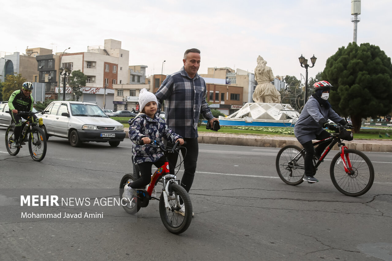 family cycling event in Qazvin