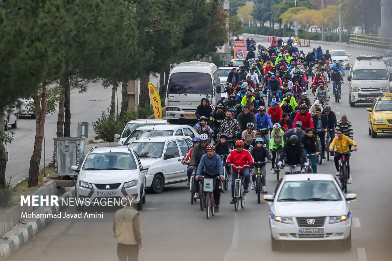 family cycling event in Qazvin