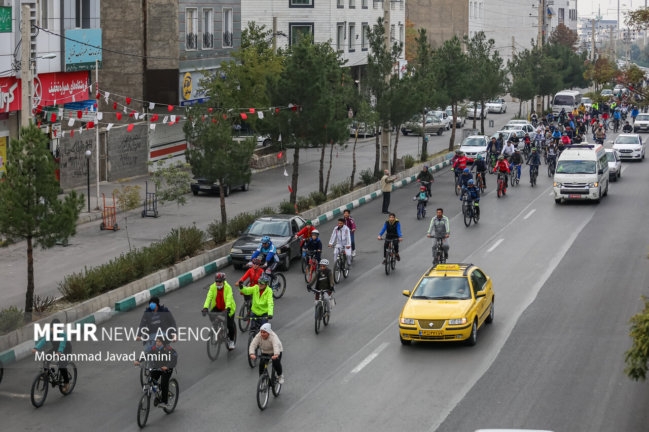 family cycling event in Qazvin