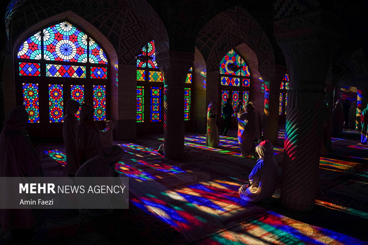 Foreign tourists visit Nasir al-Mulk Mosque in Shiraz
