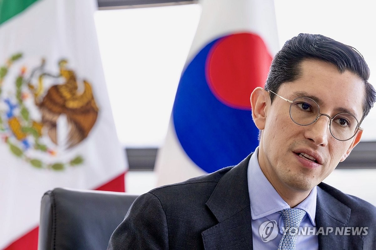 Mexican Foreign Secretary Roberto Velasco Alvarez speaks during an interview with Yonhap News Agency at the Mexican Embassy in Seoul on Aug. 25, 2026. Mexico is committed to continuing long-stalled talks with South Korea on a free trade agreement, he said, stressing the importance of strengthening ties with Seoul in artificial intelligence, space and other advanced sectors. (Yonhap) (END)