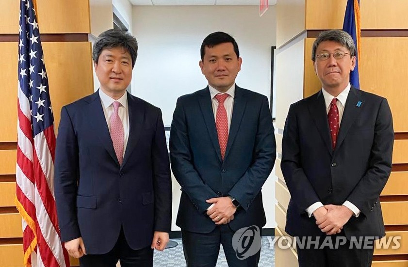 S. Korea, U.S., Japan hold talks on trilateral cooperation