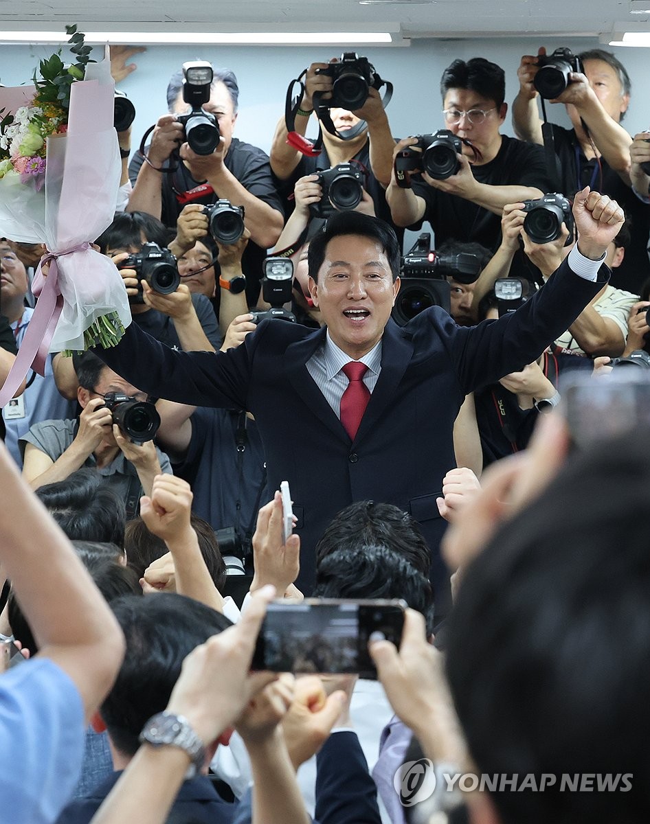 Incumbent Seoul Mayor Oh wins reelection