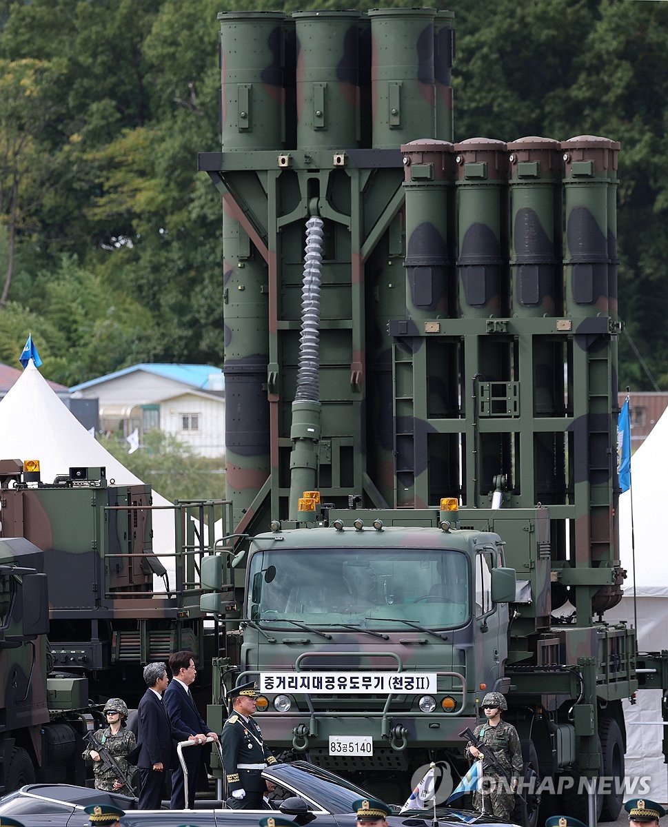 President Lee Jae Myung (3rd from L) inspects the Cheongung-II medium-range surface-to-air missile system as he attends a troop inspection ceremony at Gyeryongdae, South Korea's main military compound, in the city of Gyeryong, central South Korea, on Oct. 1, 2026, to mark the 78th anniversary of the founding of its armed forces. (Yonhap) (END)