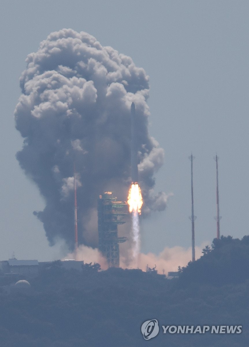 South Korea's homegrown space rocket Nuri lifts off from Naro Space Center in Goheung, South Jeolla-Gwangju Province, southwestern South Korea, on Oct. 7, 2026, as South Korea launches the rocket on its fifth flight to place into orbit 15 satellites, including five that will form part of the country's first domestically launched microsatellite constellation. (Yonhap) (END)