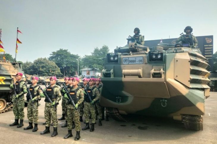 AAV-M35 amphibious combat vehicle 