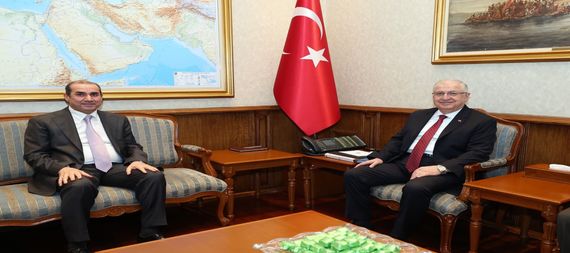 Iraq’s Ambassador to Ankara, Majid Al-Lajmawi, (left), Turkish Minister of Defense Yasar Guler (right)