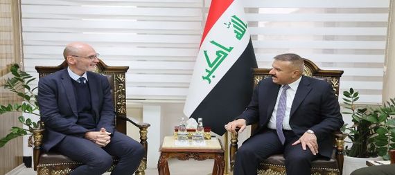 Minister of Interior Abdul Amir Al-Shammari (right), British Ambassador to Iraq, Stephen Charles Hitchen, (left)