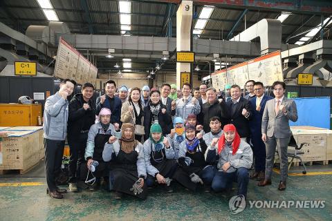 Thai lawmakers visit Hanwha Ocean