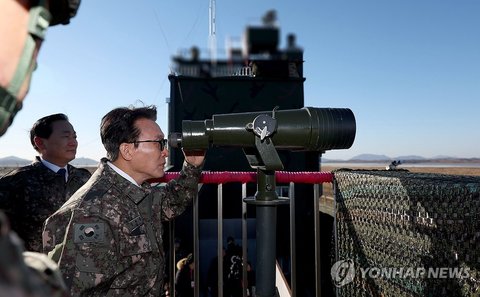 PM Kim visits front-line Army unit
