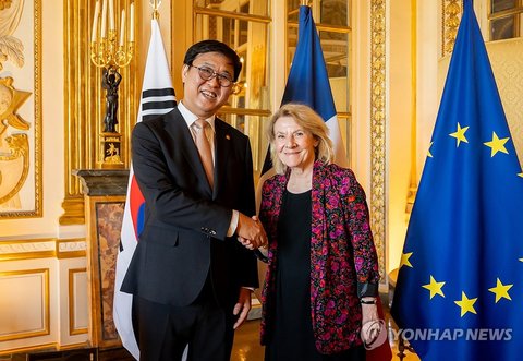 Culture ministers of S. Korea, France meet