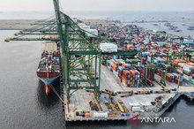 Aerial photo of container loading and unloading at Tanjung Priok Port in Jakarta on July 2, 2026. (ANTARA)