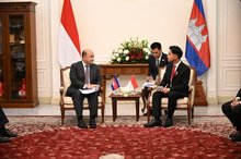 Indonesian Vice President Gibran Rakabuming Raka (right) hosts Cambodian Deputy Prime Minister Hun Many (left) for bilateral talks in Jakarta, Tuesday (July 28, 2026).