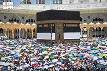 Early Departing Pilgrims Complete Farewell Tawaf in Makkah