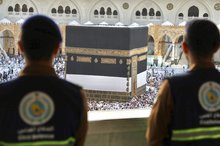 Civil Defense Maintains Intensive Field Safety Operations at Grand Mosque