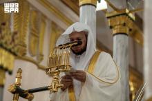 Prophet's Mosque Imam Highlights Shared Parental Duty in Friday Sermon
