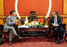 Chairman of the provincial People’s Committee Nguyen Van Cao received JICA Chief Representative in Vietnam Mori Mutsuya(Photo:VNA)