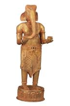 A gold statue of the elephant-headed God Ganesha. (Photo: Courtesy of Vietnam National Museum of History)