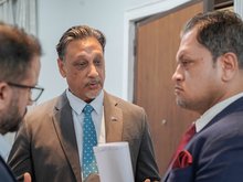 UNDP Resident Representative in Iraq Tytön Mitra (center)