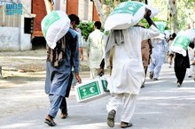 KSrelief Distributes 3,825 Food Baskets in Pakistan