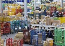 Goods purchased overseas during the Black Friday shopping spree await customs clearance at Incheon, west of Seoul, on Nov. 22, 2023. (Yonhap)