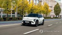 SEOUL, May 6 (Yonhap) -- Kia Corp., South Korea's second-biggest carmaker, sold a record number of electric vehicles (EVs) in Europe in the first quarter, data showed Tuesday. Kia sold 27,761 EVs during the January-March period in the European market, a 17 percent increase from the previous record set in the third quarter of 2023, according to the data provided by the company. The proportion of EVs in the company's overall vehicle sales in Europe also surpassed the 20 percent mark for the first time. The