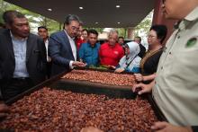 Malaysian’s Plantation and Commodities Minister Johari Abdul Ghani (second left) at the launch of KitKat Dark Borneo at the Malaysian Cocoa Board here Monday.
