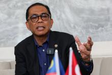 Malaysia’s Defence Minister Mohamed Khaled Nordin duyring a press conference recently. 