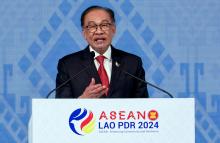 VIENTIANE, Oct 11 -– Prime Minister Datuk Seri Anwar Ibrahim giving a speech during the closing ceremony of the 44th and 45th ASEAN Summits and Related Summits at the National Convention Centre (NCC) today. -- fotoBERNAMA (2024)