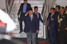 SUBANG, Jan 27 — Indonesian President Prabowo Subianto arrives in Malaysia to undertake a state visit to the country today at the invitation of His Majesty Sultan Ibrahim, King of Malaysia.  The special Boeing 737-73Q (BBJ) aircraft carrying the president lands at the Royal Malaysian Air Force base here at 5:50 am.  --fotoBERNAMA