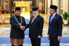 His Majesty Sultan Ibrahim, King of Malaysia on Monday conferred the the Darjah Kerabat Johor Yang Amat Dihormati I (The Most Esteemed Order of the Johor Royal I) to Indonesian President Prabowo Subianto.