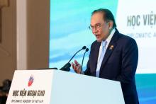 HANOI, Feb 26 – Prime Minister Datuk Seri Anwar Ibrahim delivers his keynote address at the second ASEAN Future Forum here today.  In his speech, he reaffirms Malaysia's commitment to MADANI values and its aspirations as the ASEAN Chair for 2025.  He also outlines Malaysia's key priorities and achievements for the year, including efforts to foster inclusive and sustainable economic growth, drive digital transformation, address climate change, and advance renewable energy initiatives.  -- fotoBERNAMA (2025) 