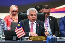 KUALA LUMPUR, July 7 -- Foreign Ministry Secretary-General Datuk Seri Amran Mohamed Zin chairs the Executive Committee of the Southeast Asia Nuclear Weapon-Free Zone Commission (SEANWFZ ExCom) meeting today held in conjuction with the 58th ASEAN Foreign Ministers’ Meeting (AMM) and related meetings at the Kuala Lumpur Convention Centre (KLCC), scheduled to take place July 8 to 11.  --fotoBERNAMA (2025) COPYRIGHT RESERVED