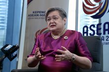 KUALA LUMPUR, July 9 -- Philippines Secretary of Foreign Affairs Ma. Theresa P. Lazaro speaks to reporters on the sidelines of the 58th ASEAN Foreign Ministers’ Meeting and Related Meetings at the Kuala Lumpur Convention Centre today.  --fotoBERNAMA (2025) COPYRIGHT RESERVED